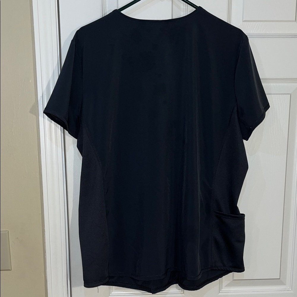 Woman’s scrub shirt - Picture 2 of 7